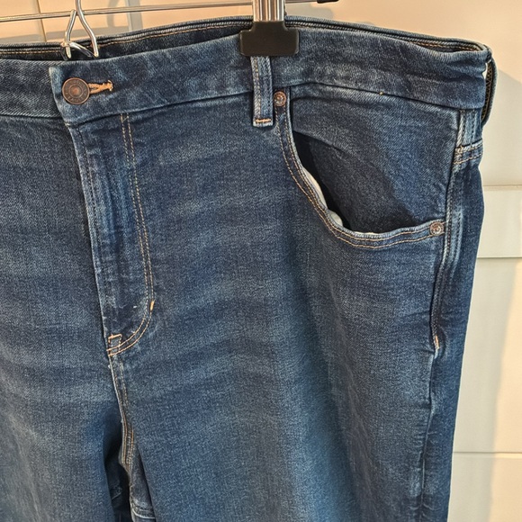 American Eagle outfitters jeans
Curvy mom, Jean stretch
Size 20 long - Picture 5 of 15